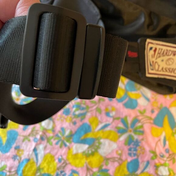 Mitchell & Ness Hardwood Classics Portland Trail Blazers Fanny Pack NWT - Picture 9 of 15